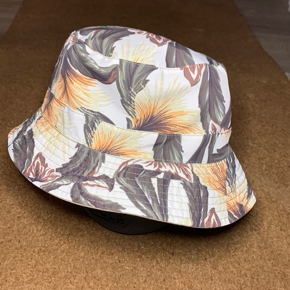NWT EXPRESS Reversible Floral Bucket Hat
